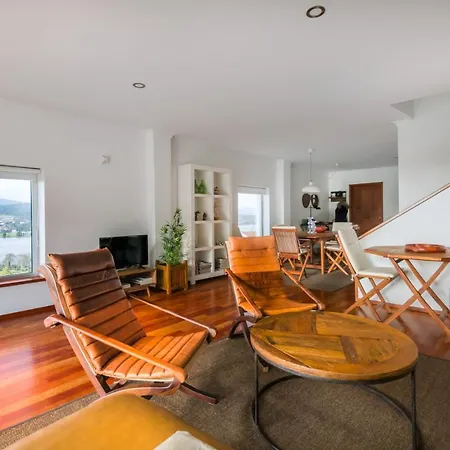 Casa Do Redondo With Swimming Pool And River Views Gondarem