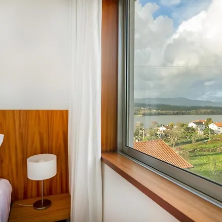 Casa Do Redondo With Swimming Pool And River Views Holiday home Gondarem