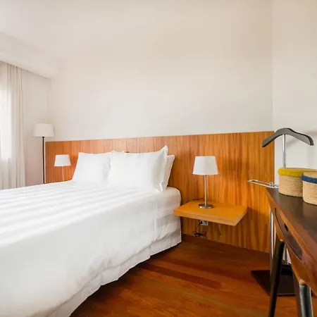 Casa Do Redondo With Swimming Pool And River Views Gondarem